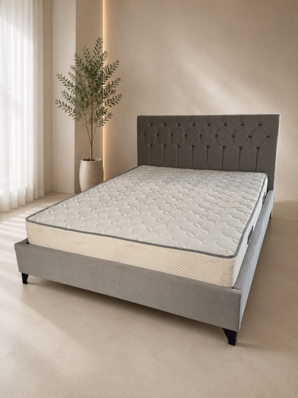 Υφασμάτινο Κρεβάτι Chester 160x200 με καπιτονέ κεφαλάρι και easy cleaning ύφασμα.
